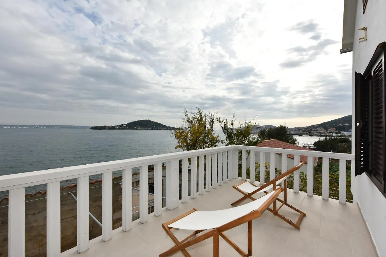 Home With A Unique View Preko