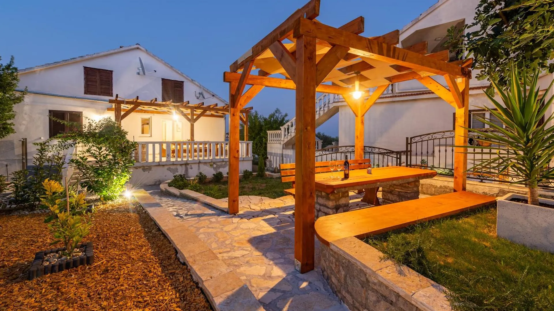 Home With A Unique View Preko
